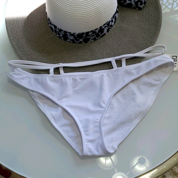ASOS Other - NWT ASOS Bikini bottoms Sz  10